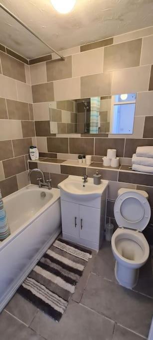 Private 2 Bed Flat Close To Excel & City Airport 伦敦 外观 照片