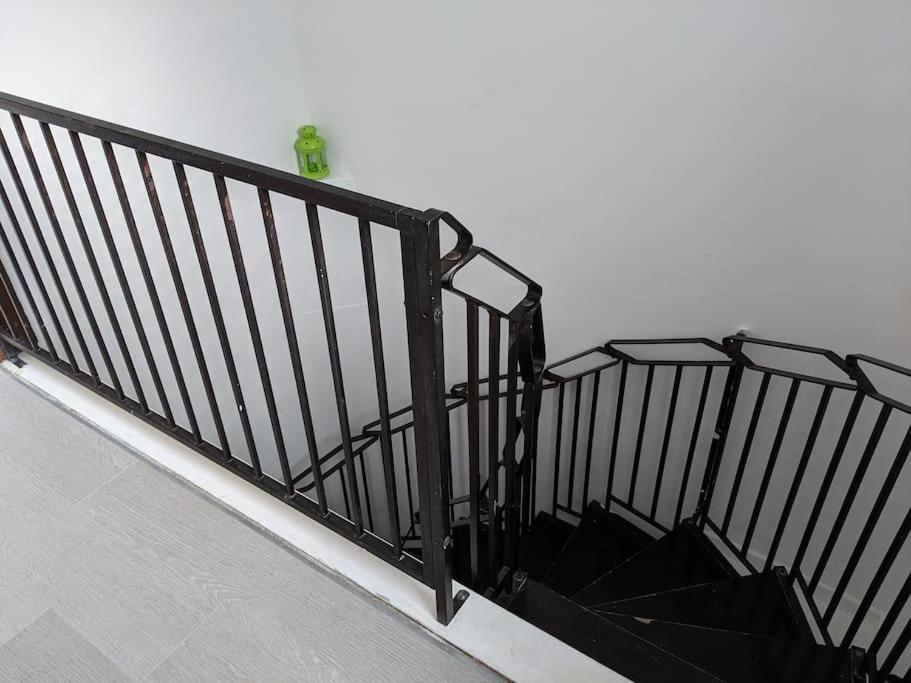 Private 2 Bed Flat Close To Excel & City Airport 伦敦 外观 照片